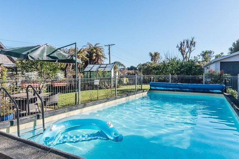 Photo of property in 119 Amohia Street, Paraparaumu, 5032