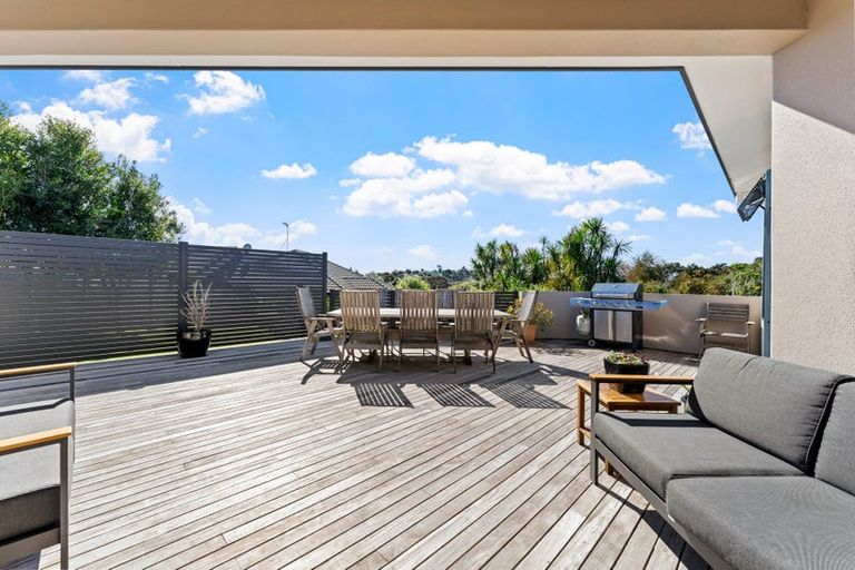 Photo of property in 35 Blue Heron Rise, Stanmore Bay, Whangaparaoa, 0932