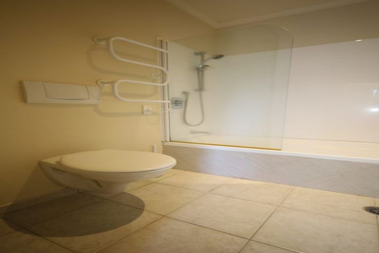 Photo of property in Salisbury Crown, 8/7 Salisbury Avenue, Mount Maunganui, 3116