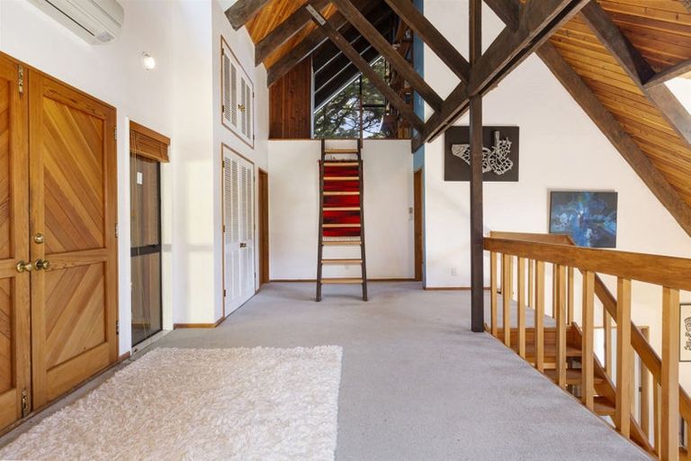 Photo of property in 30 Ngaumatau Road, Point Howard, Lower Hutt, 5013