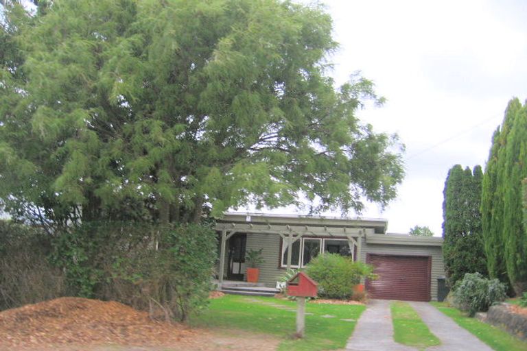Photo of property in 21 Hampton Hill Road, Tawa, Wellington, 5028