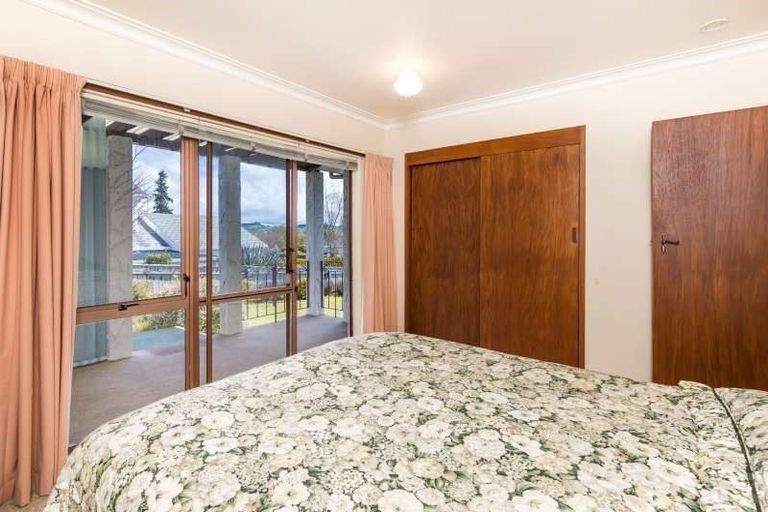 Photo of property in 2/15 Hilden Place, Hilltop, Taupo, 3330