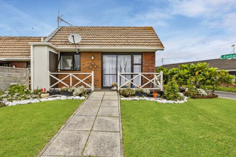 Photo of property in 1 Fantail Court, Orewa, 0931