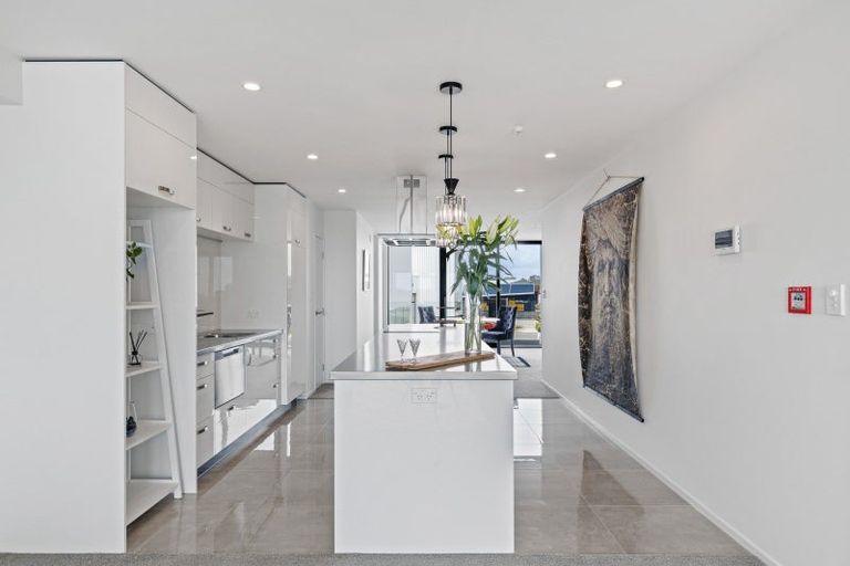 Photo of property in 5/86 Hurlstone Drive, Waiwhakaiho, New Plymouth, 4312