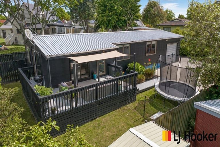 Photo of property in 2/90 Wattle Farm Road, Wattle Downs, Auckland, 2103