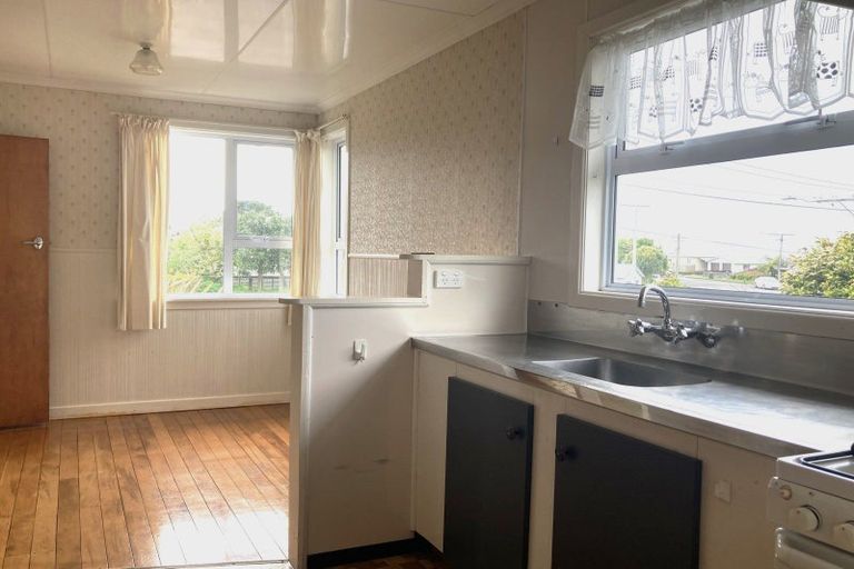 Photo of property in 32 Watene Crescent, Waitara, 4320