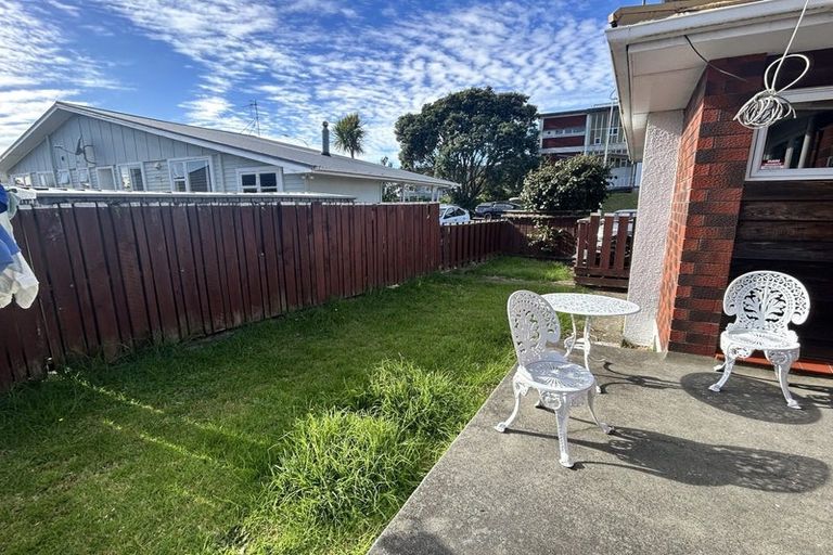 Photo of property in 6 Ngahina Street, Paraparaumu, 5032