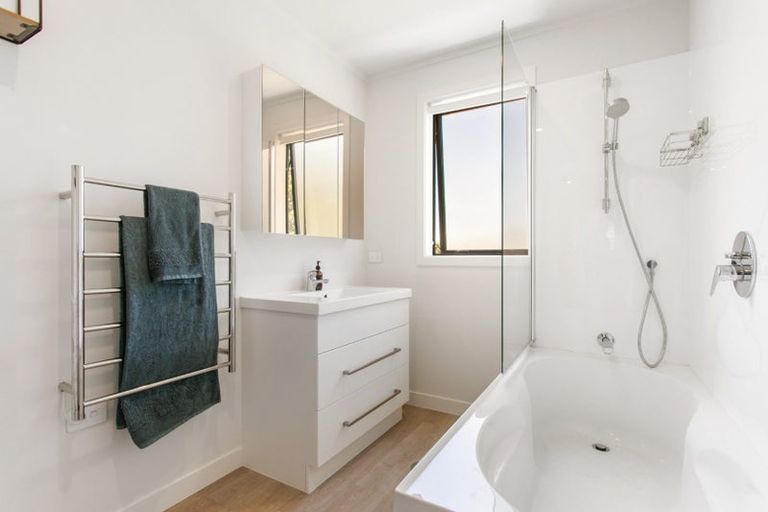 Photo of property in 3/141 Wallace Road, Mangere Bridge, Auckland, 2022