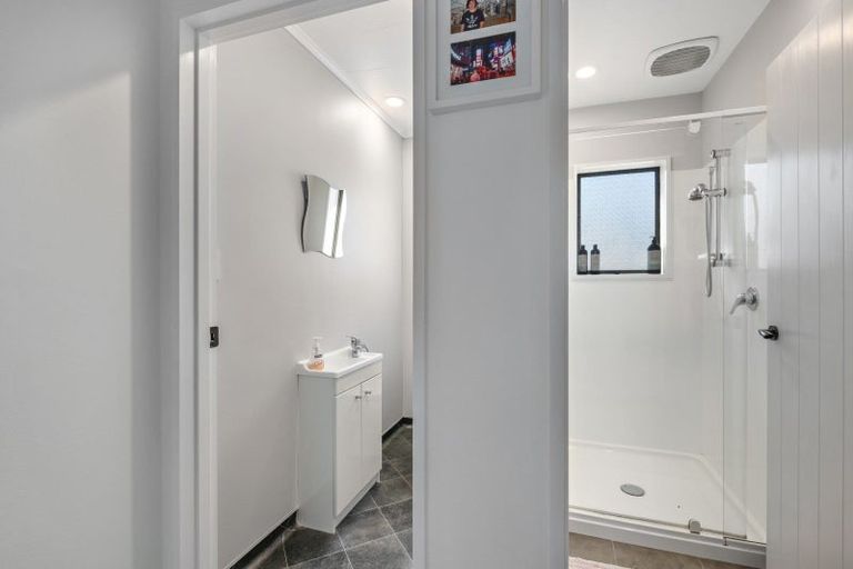 Photo of property in 7 Sunnyview Drive, Brown Owl, Upper Hutt, 5018