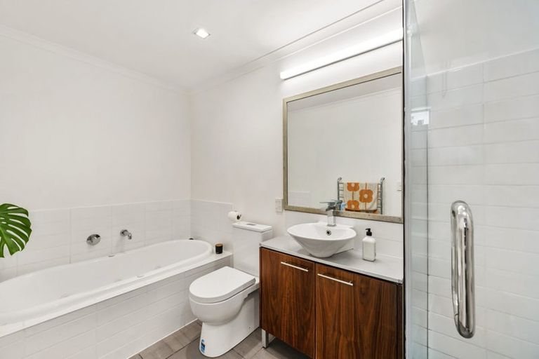 Photo of property in Augusta Apartments, 7/254 Willis Street, Te Aro, Wellington, 6011