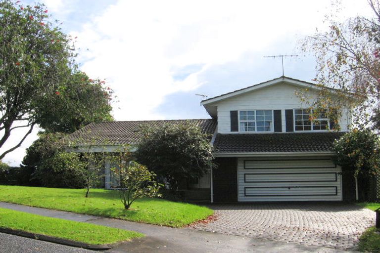 Photo of property in 2 Trident Place, Shelly Park, Auckland, 2014