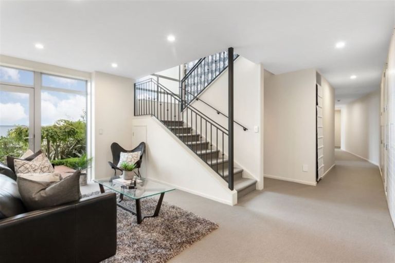 Photo of property in 2 Ti Kouka Eco Lane, Redcliffs, Christchurch, 8081
