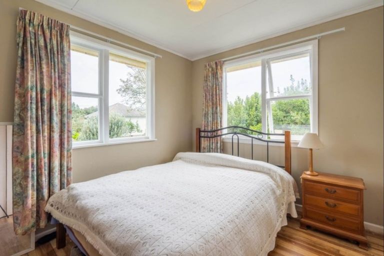 Photo of property in 9 Tararua Street, Paraparaumu, 5032