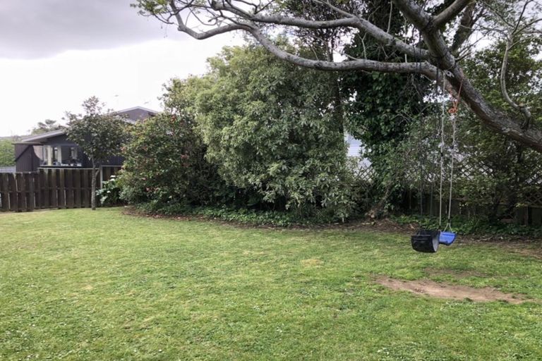 Photo of property in 14 Edgar Pearce Place, Howick, Auckland, 2014