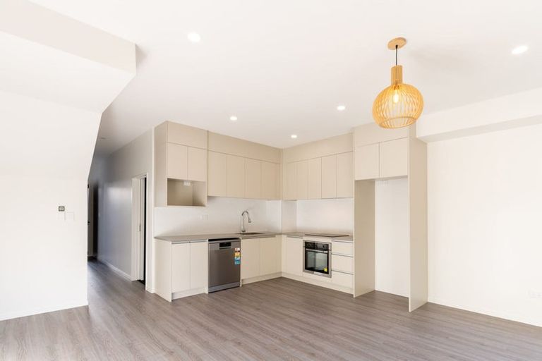 Photo of property in 12 Rangimarie Close, Opaheke, Papakura, 2113