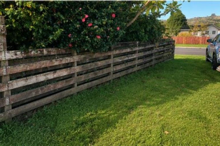 Photo of property in 2 Catherine Crescent, Whitianga, 3510