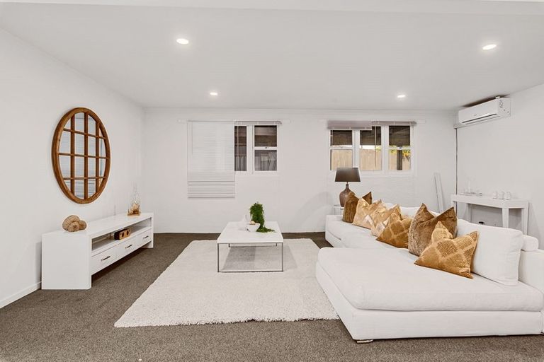 Photo of property in 4 The Esplanade, Campbells Bay, Auckland, 0630