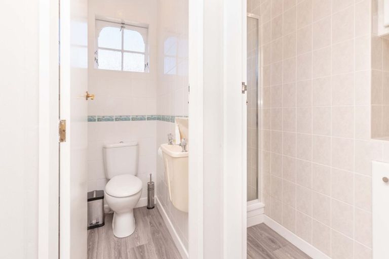 Photo of property in 52 Oriel Avenue, Tawa, Wellington, 5028