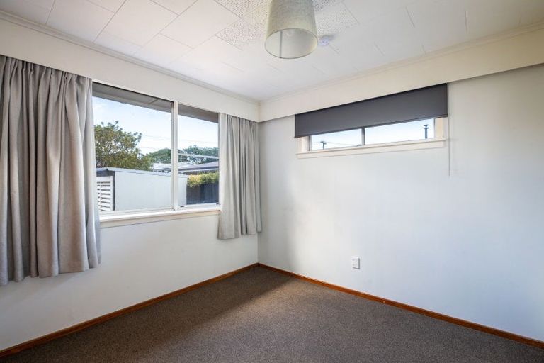 Photo of property in 11 Manu Crescent, Upper Vogeltown, New Plymouth, 4310