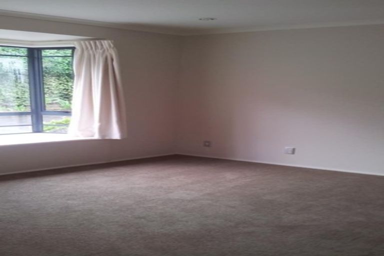 Photo of property in 7a Roberts Road, Glenfield, Auckland, 0629