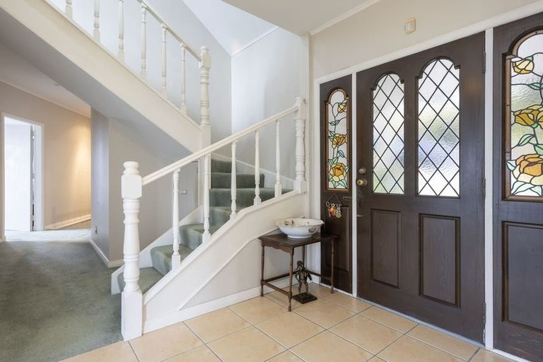 Photo of property in 42 Rangiwai Road, Titirangi, Auckland, 0604
