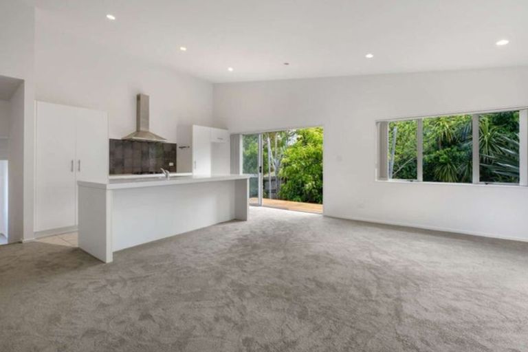 Photo of property in 23 Carento Way, Stanmore Bay, Whangaparaoa, 0932