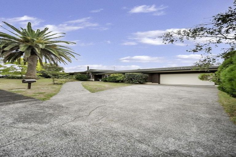 Photo of property in 55 Ray Small Drive, Pahurehure, Papakura, 2113
