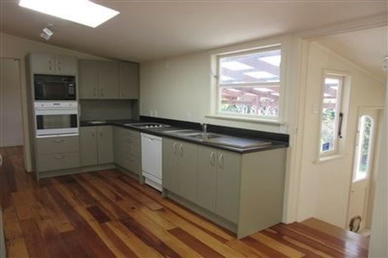 Photo of property in 188 Main Road South, Raumati South, Paraparaumu, 5032