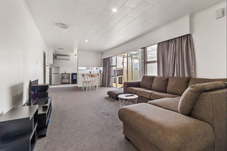 Photo of property in 3 Guildford Street, Levin, 5510