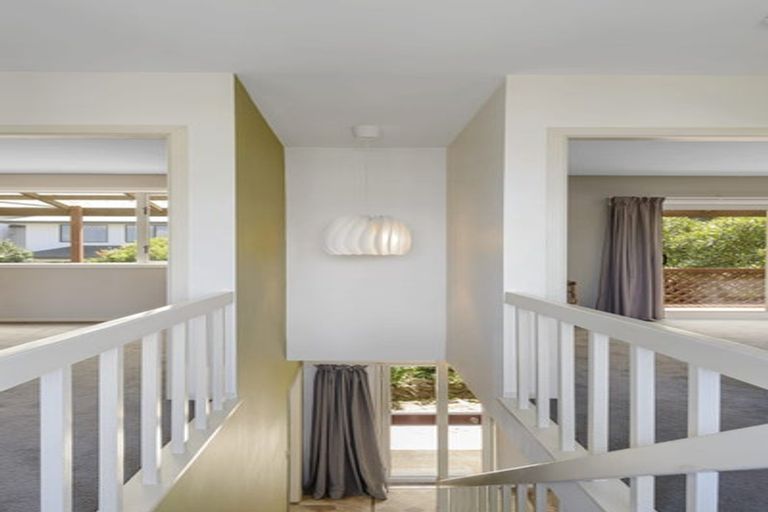 Photo of property in 18 Bayview Place, Cass Bay, Lyttelton, 8082