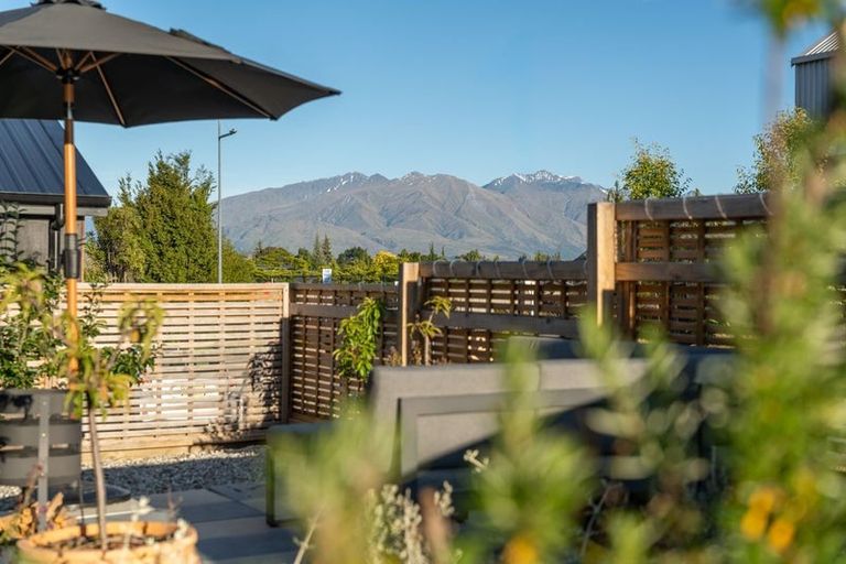 Photo of property in 17 Tuke Lane, Wanaka, 9305