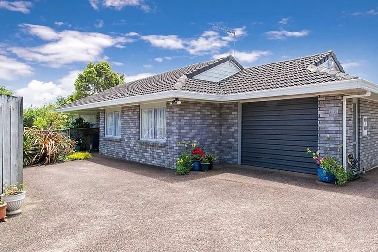 Photo of property in 2/88 Simmental Crescent, Somerville, Auckland, 2014