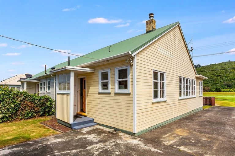Photo of property in 1036 Taita Drive, Taita, Lower Hutt, 5011