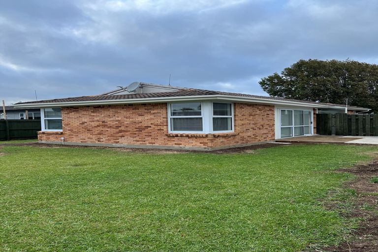Photo of property in 2/22 Idlewild Avenue, Mangere, Auckland, 2022