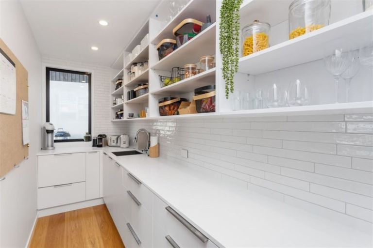 Photo of property in 14 Marama Crescent, Mount Pleasant, Christchurch, 8081