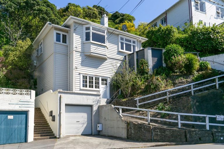 Photo of property in 108 Grafton Road, Roseneath, Wellington, 6011