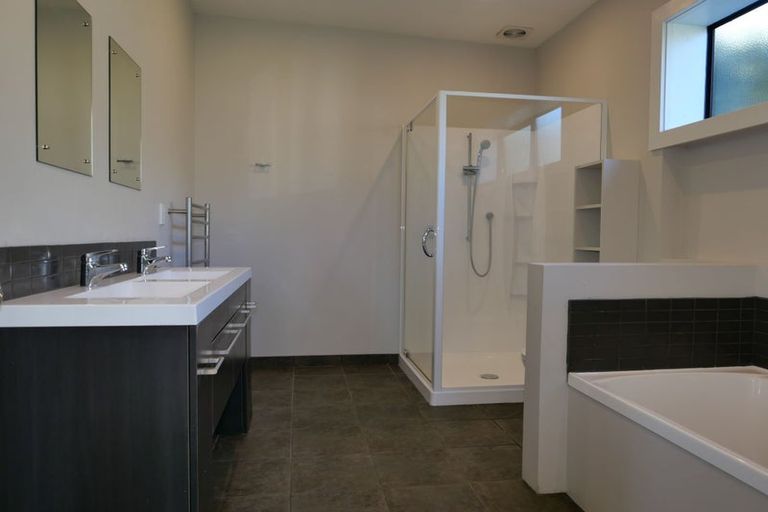 Photo of property in 51 William Street, Waikanae Beach, Waikanae, 5036