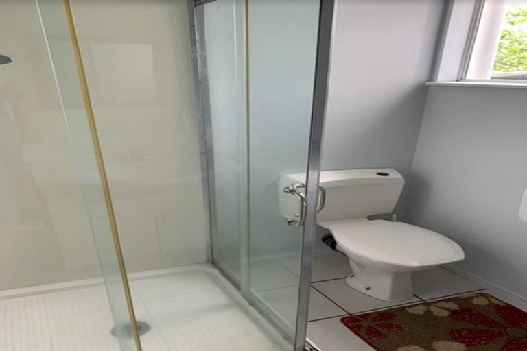 Photo of property in 61 Sunset Road, Totara Vale, Auckland, 0632