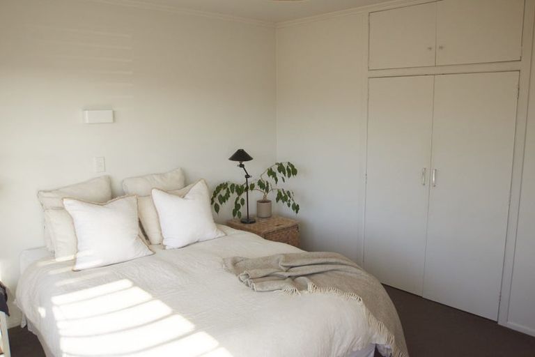 Photo of property in 1/268 Sunset Road, Windsor Park, Auckland, 0632