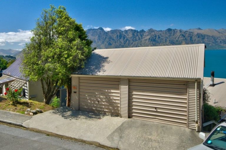 Photo of property in 10a Caples Place, Fernhill, Queenstown, 9300