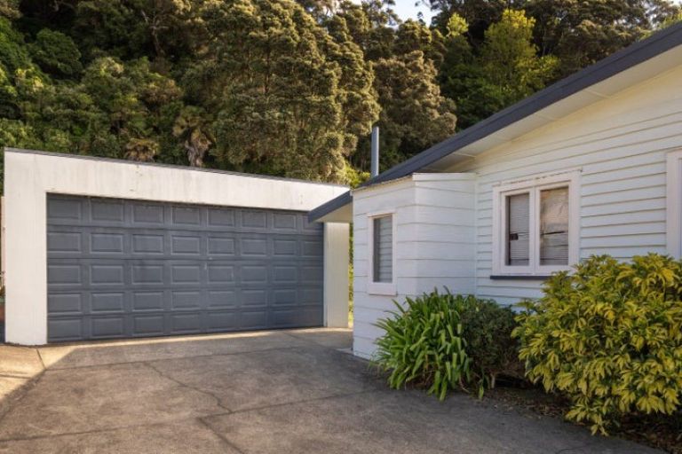 Photo of property in 21 West End Road, Ohope, 3121