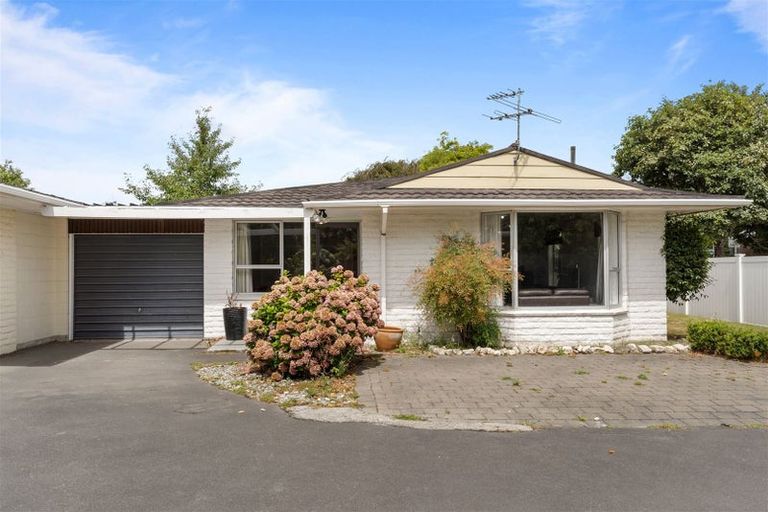Photo of property in 1/102 Roydvale Avenue, Burnside, Christchurch, 8053