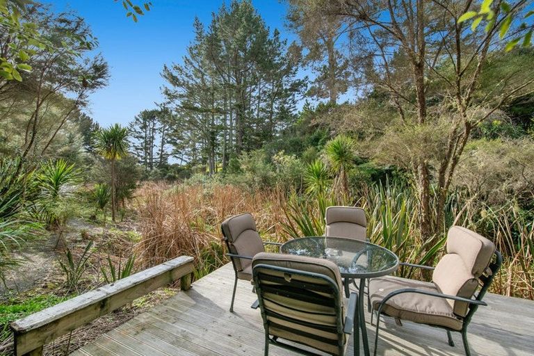 Photo of property in 42 Manuka Grove, Helensville, 0875