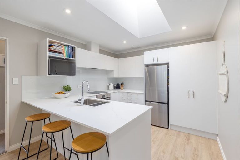 Photo of property in 19 Blighs Road, Strowan, Christchurch, 8052