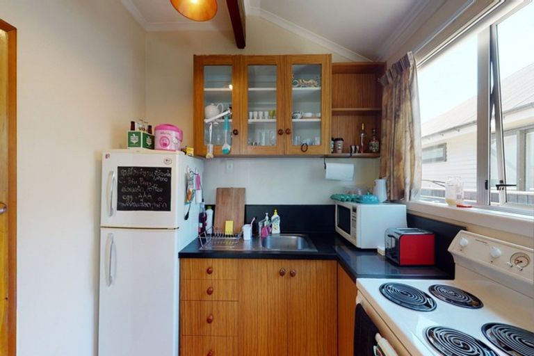 Photo of property in 9 Burnham Street, Seatoun, Wellington, 6022