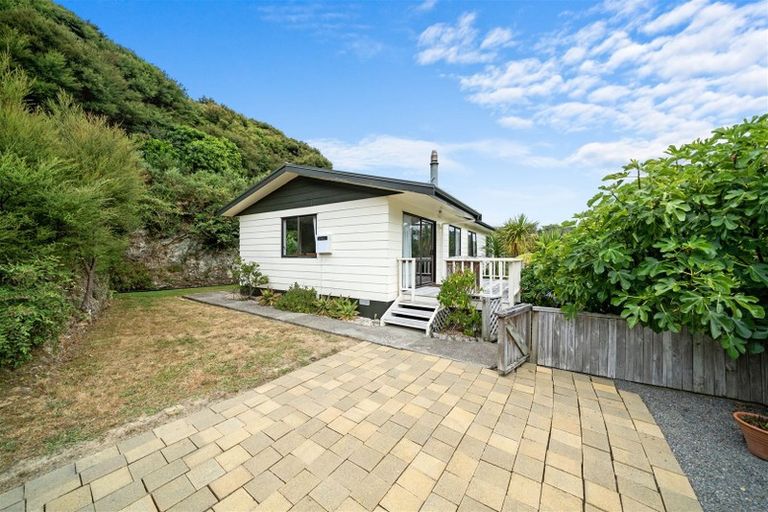 Photo of property in 25 Postgate Drive, Whitby, Porirua, 5024