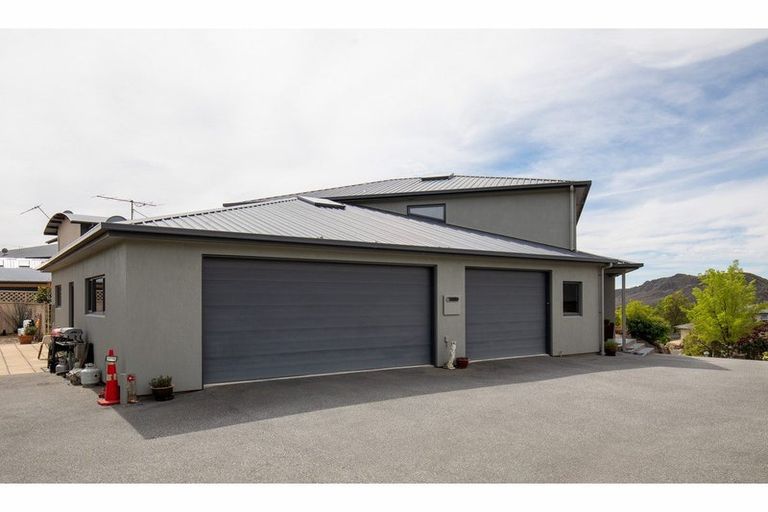 Photo of property in 21 Bodkin Road, Bridge Hill, Alexandra, 9320