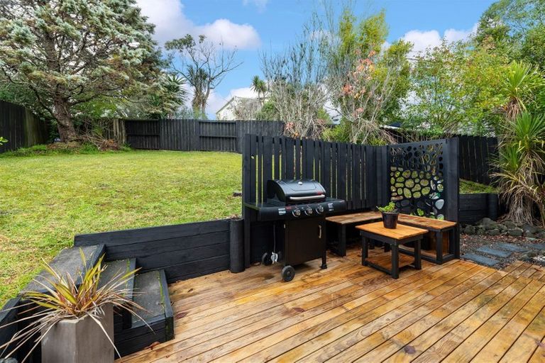 Photo of property in 21/24 Eastglen Road, Glen Eden, Auckland, 0602