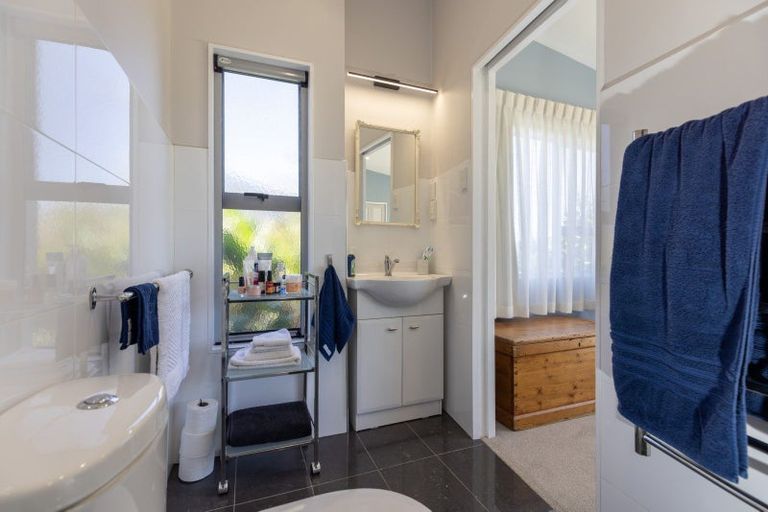 Photo of property in 7 Kawau Grove, Waikanae Beach, Waikanae, 5036