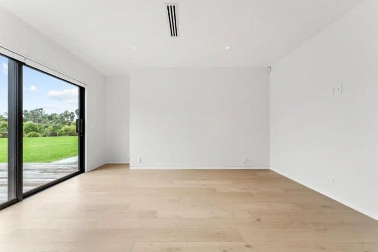 Photo of property in 261 Point Wells Road, Point Wells, 0986